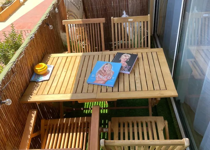 New Cosy Flat Saint Tropez